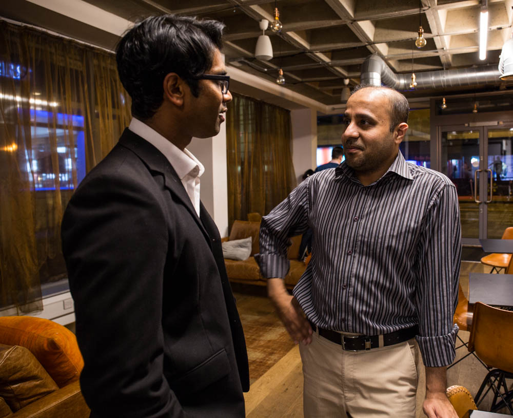 Fernando-from-ClickDo-talking-to-Irfan-Khalil-at-the-Technopreneurs-Tech-Startups-and-Entrepreneurs