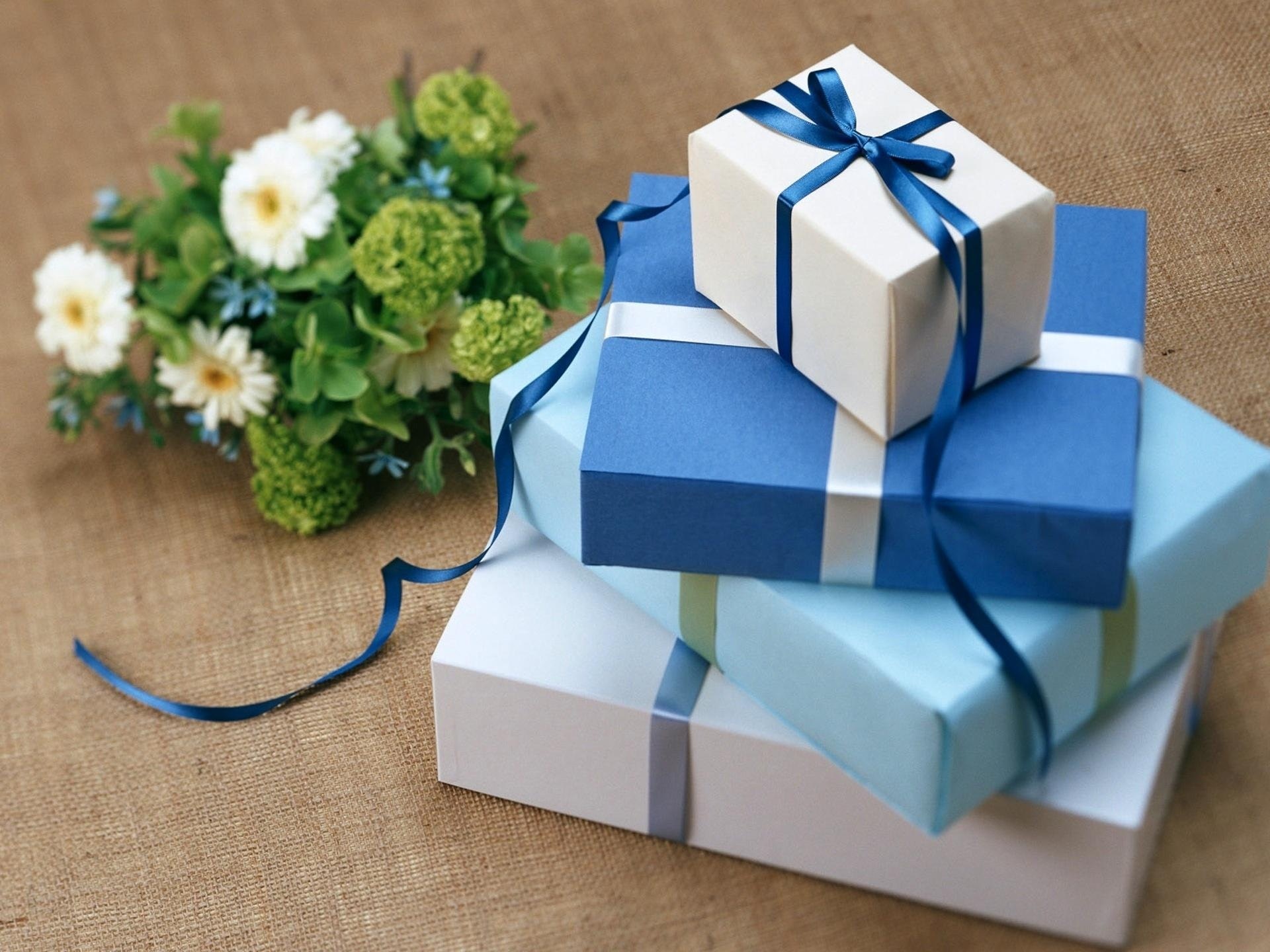 Gift Ideas To Inspire employees