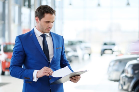 renting a luxury Car for business trip in dubai
