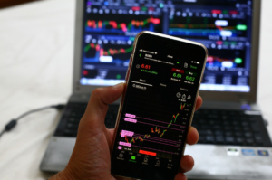 How does bitcoin app works