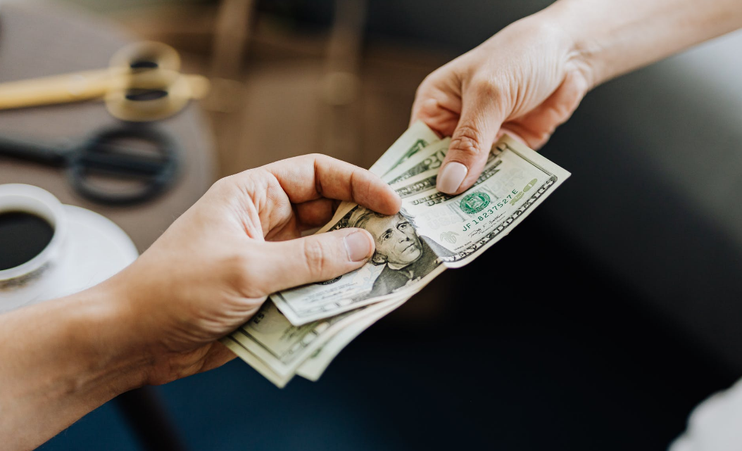 fast-cash-loans-benefits-and-disadvantages
