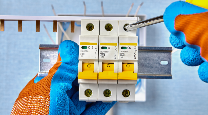 Circuit Breakers - Definition, Types, Working Principle