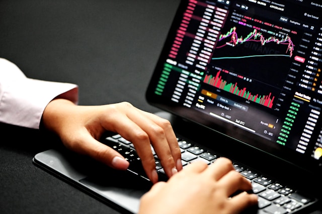 challenges-and-risks-in-defi.