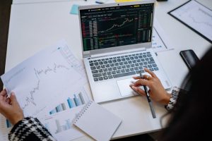 divergence-strategies-identifying-market-reversals-with-obv